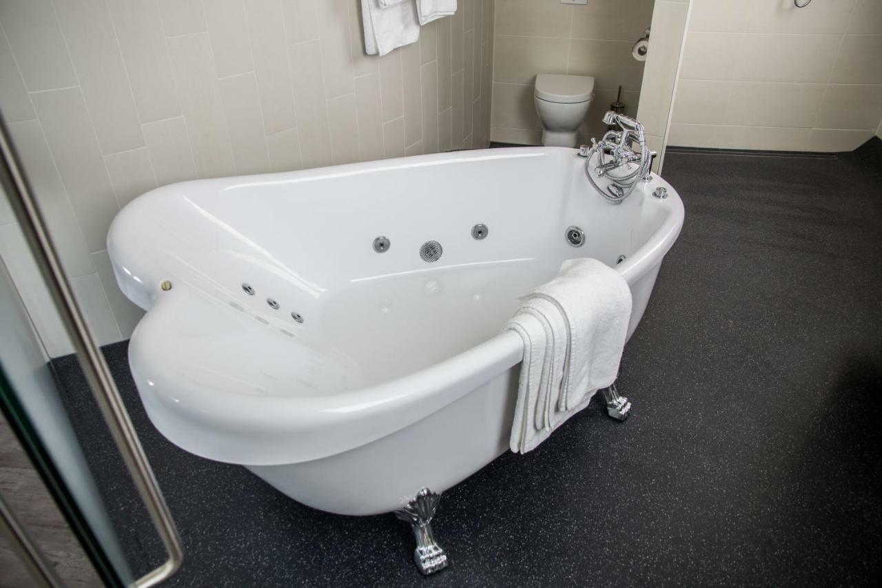 Watertorenhotel Nes Nes  エクステリア 写真